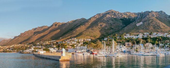 Gordons Bay town