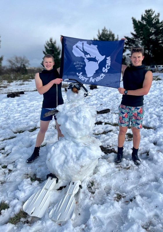 JustAfrica Snowman Lihan