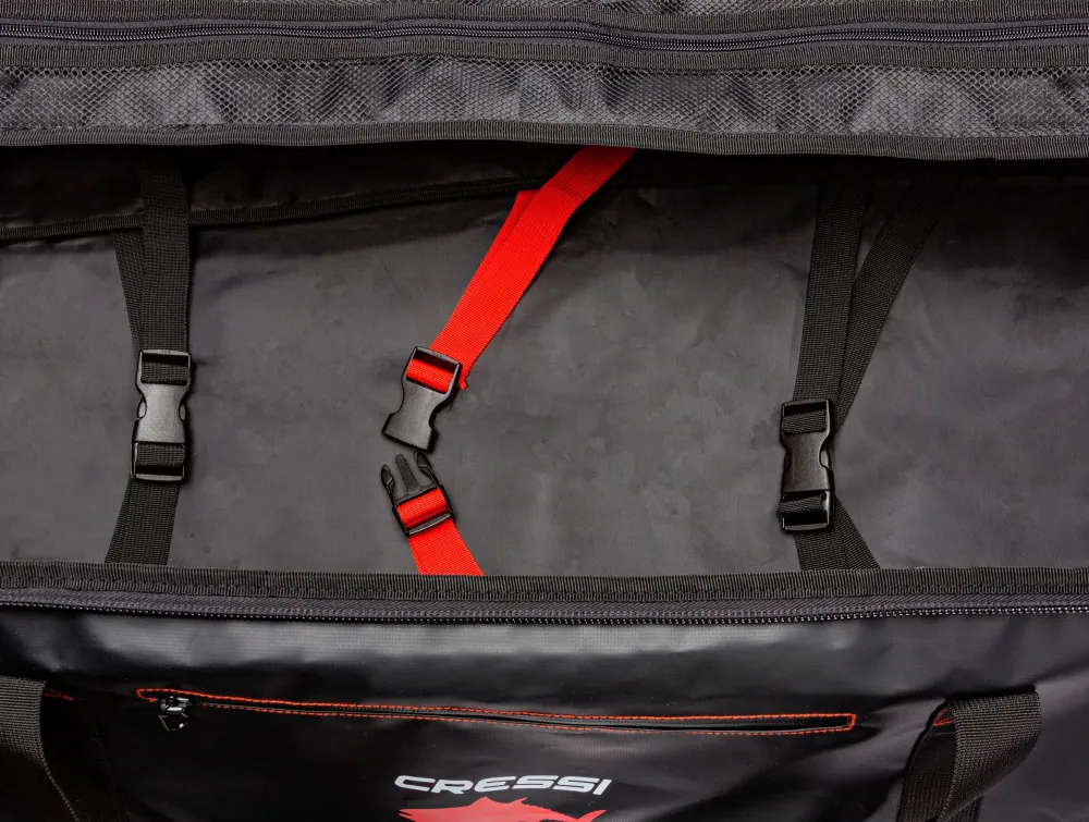tuna-wheel-bag-black-red-120lt#4.jpg. Tuna Wheel Bag 120LT